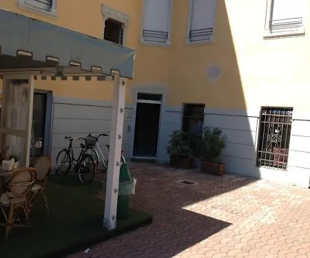 Residenza Grand 公寓式酒店 里乔内