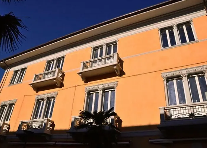 Residenza Grand מלון דירות ריצ'יונה