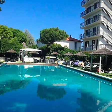Aparthotel Residenza Grand 4*