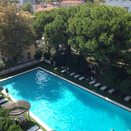 Residenza Grand מלון דירות ריצ'יונה