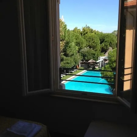 מלון דירות Residenza Grand 4*