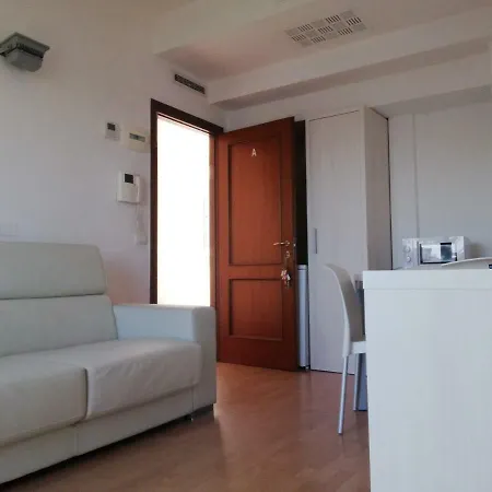 Residenza Grand شقة فندقية ريتشيوني